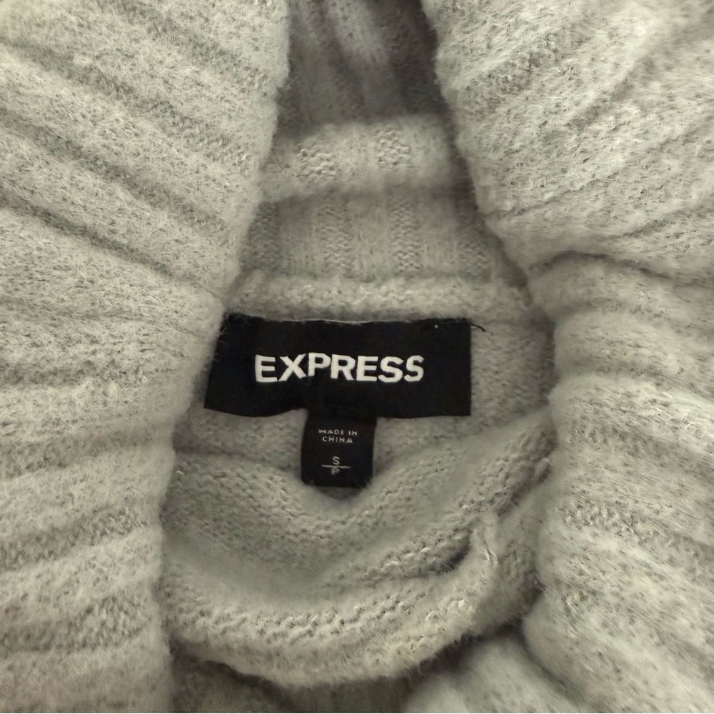 Express Sweater - Picture 3 of 4